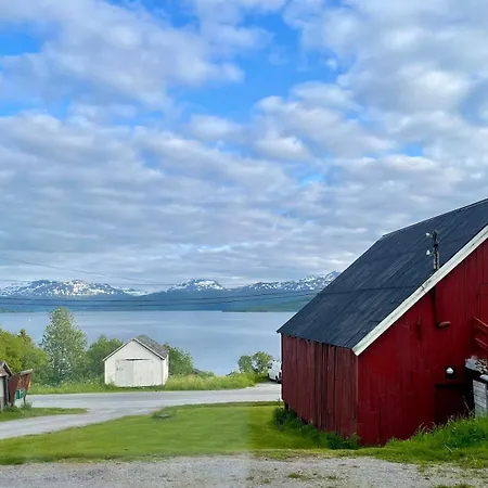 In Senja شقة *